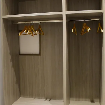 Miki - Mauro Macchi 91 Apartman *