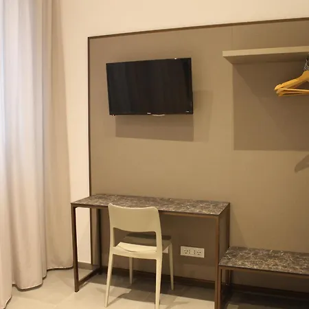 Apartman Miki - Mauro Macchi 91 Milánó