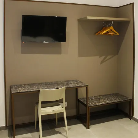 Miki - Mauro Macchi 91 Apartman